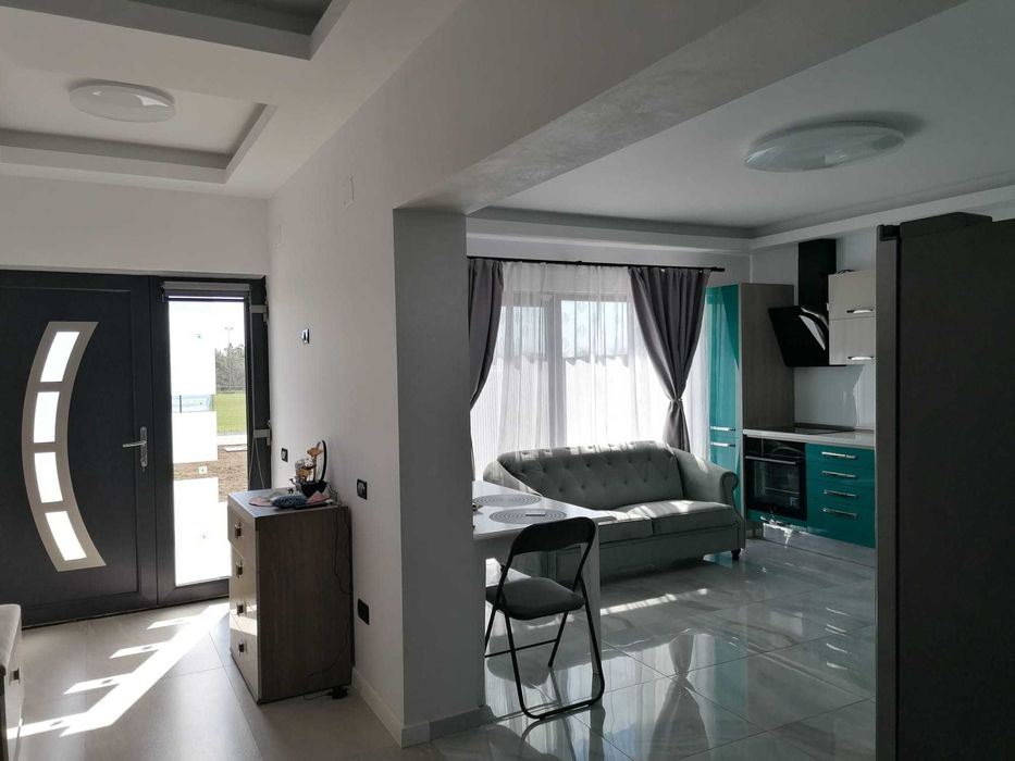 Vand casa complet utilata