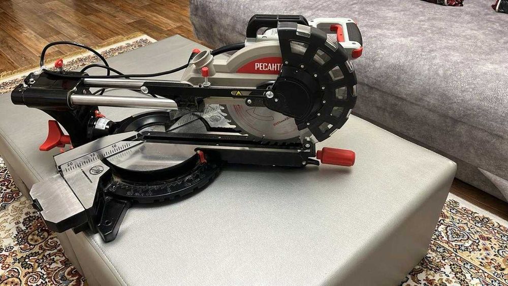 Торцовочная пила.