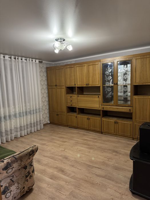 Продам 2 комнатную  квартиру