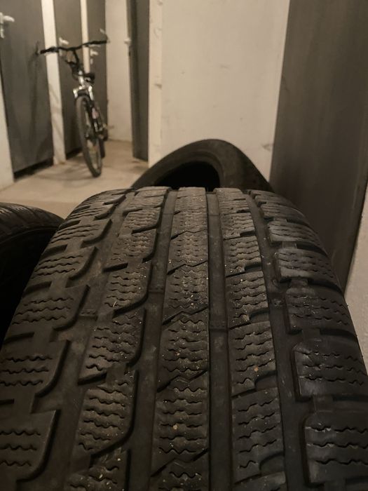 Зимни Гуми 225/45/17 KUMHO