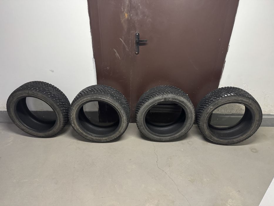 Sonix 235/45 R17