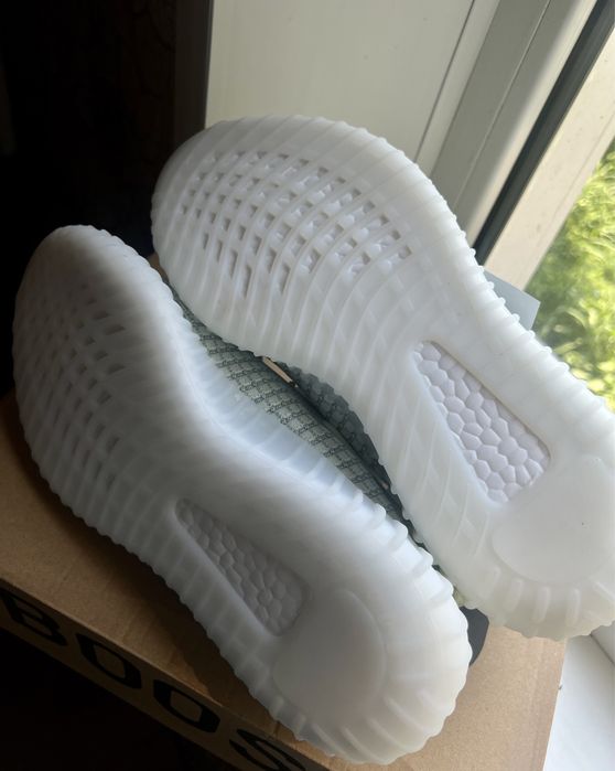 Adidas YEEZY BOOST 350 V2 "cloud white”