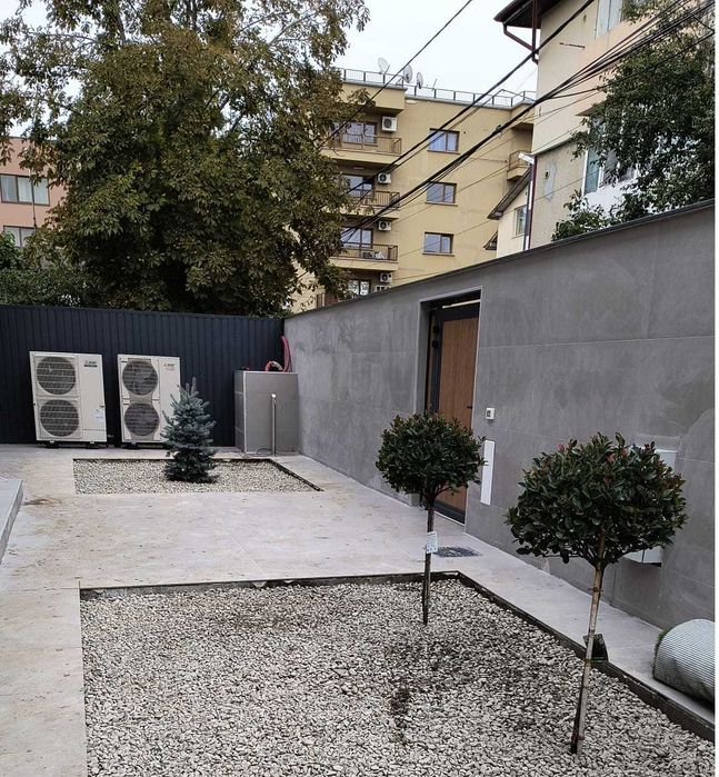 Amenajare Gradina cu Gazon Sintetic