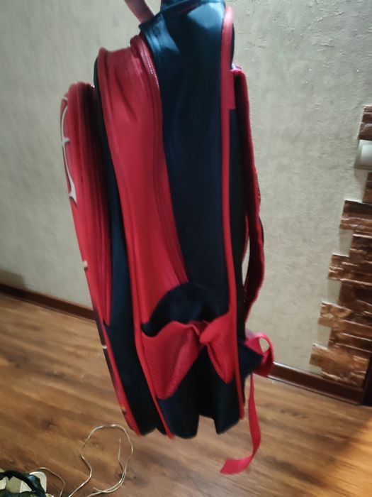 Рюкзак школьный  .