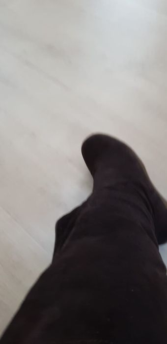 Продам замшевые зимние сапоги