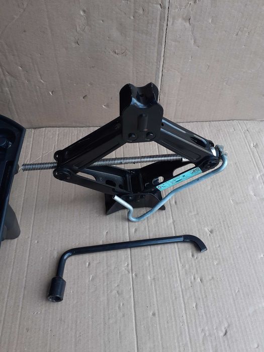 Cric,cheie de roti PEUGEOT 5008, 3008, 2008, CITROEN DS7, C5 Aircross