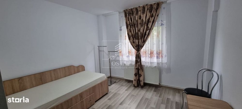 9 Mai - etajul 1 - apartament 3 camere decomandate - semimobilat