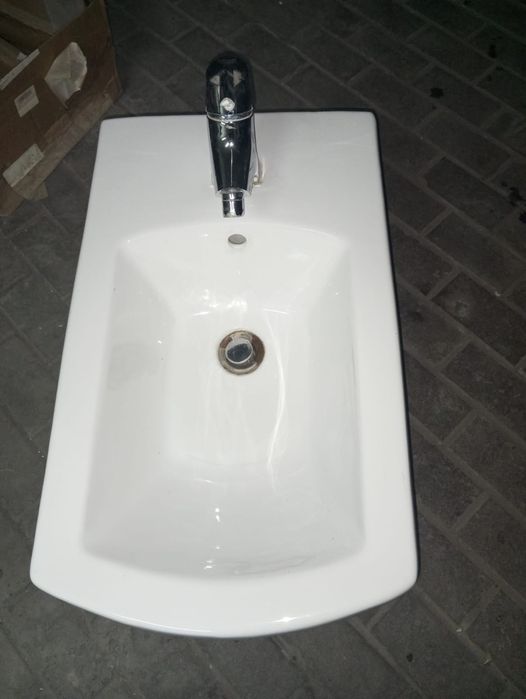 Биде б/у в отличном состоянии