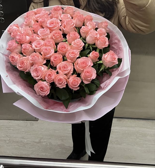 Продам красивые розовые розы