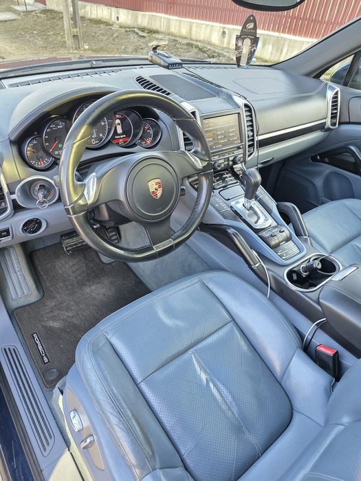 Porsche cayenne an 2012