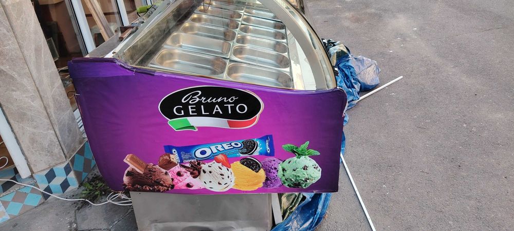 Витрина за сладолед ISA