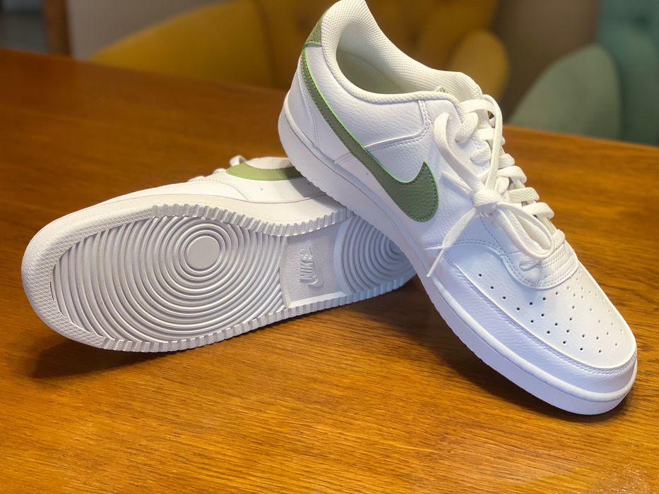 ЧИСТО НОВИ Оргинални мъжки маратонки Nike закупени от Англия