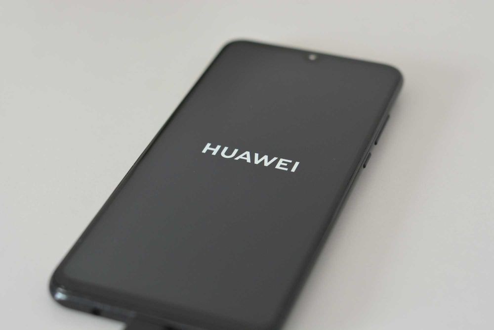 Huawei P30 Lite PENTRU PIESE