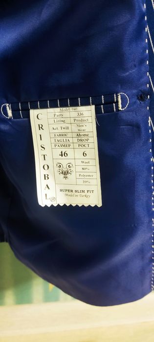 Продам, двойка классический костюм