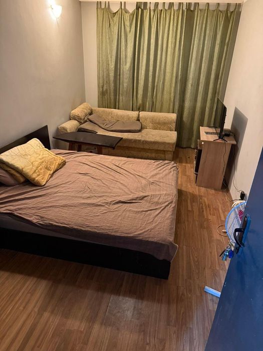 Тристаен за продажба в ж.к Студентски град