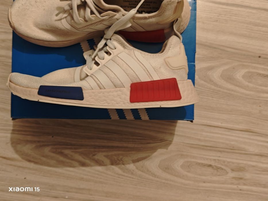 Adidas NMD r1 бял технология BOOST.Размер 40.2/3 по скоро 41