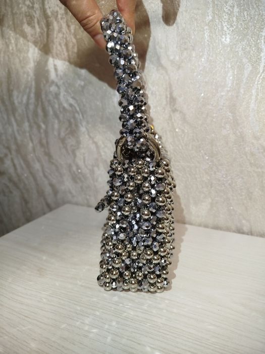 Сумочка из бусин очень блестит