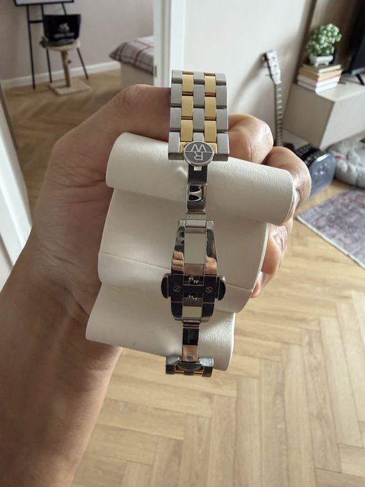 Raymond weil часы из серии Tango .