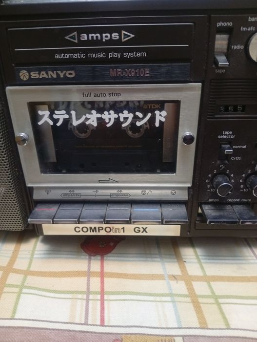 Radio caset Sanyo 735