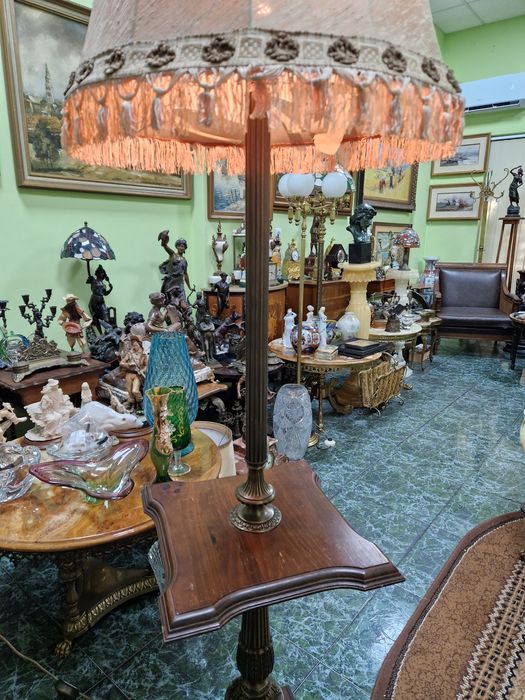 Прекрасна антикварна холандска салонна лампа масив бронз