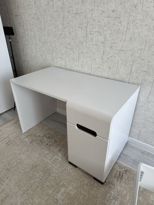 Детская парта, письменный стол