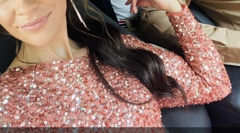 Рокля-паетена ….