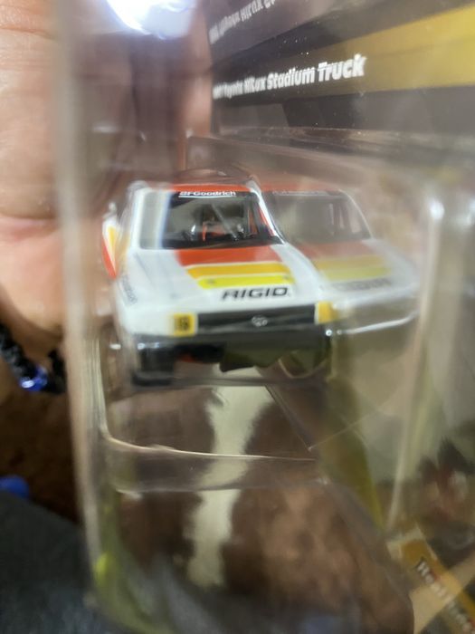 Hot Wheels Elite 64 Toyota Hilux 1989 macheta auto scara 1:64