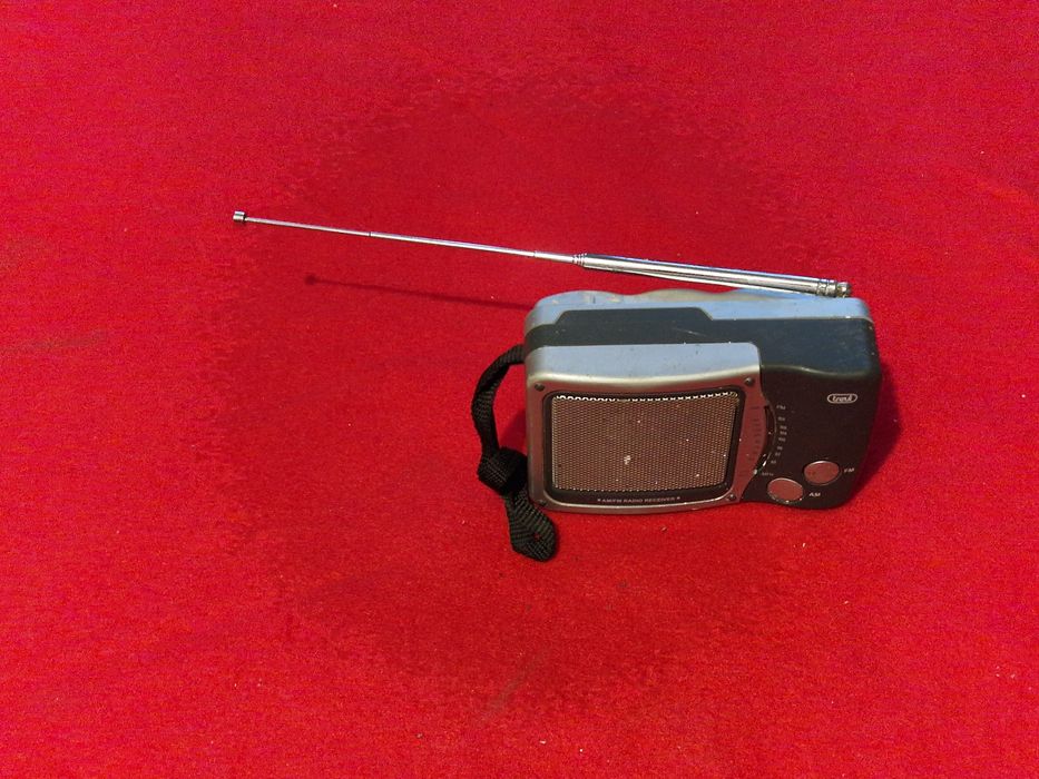 Radio  cu  antena