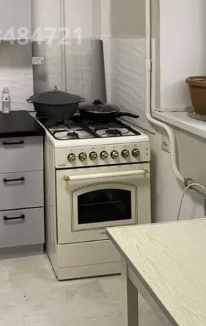 Продам газовую плиту