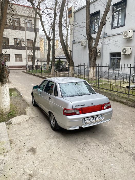 Лада ваз 2110.