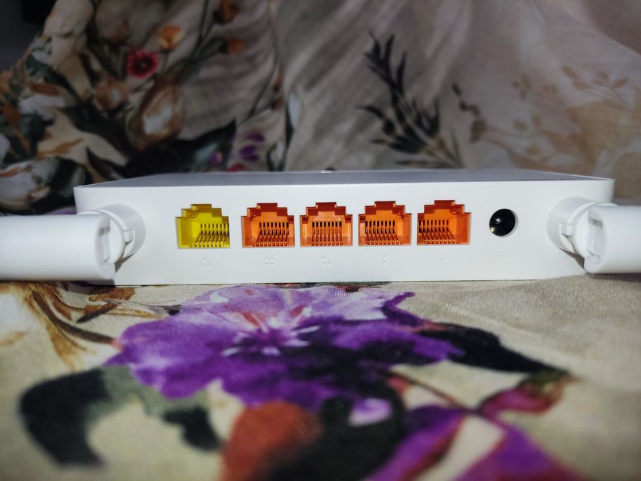 Продаю Wi-Fi роутер ipTIME N604Plus-i