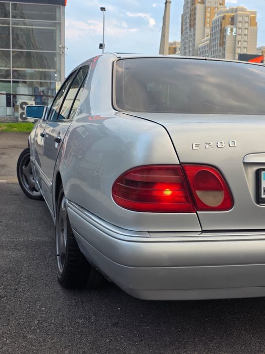 Мерседес авангард