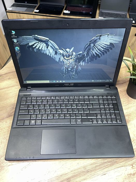 Ноутбук Asus в хорошем состояний