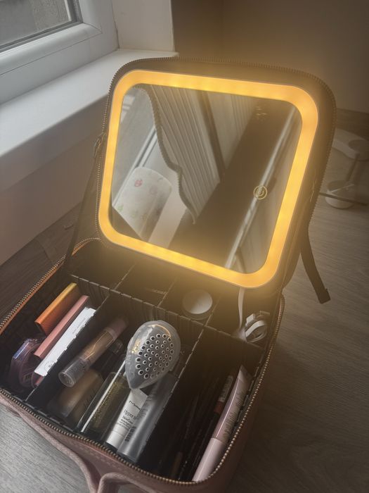 Козметичен несесер / чанта