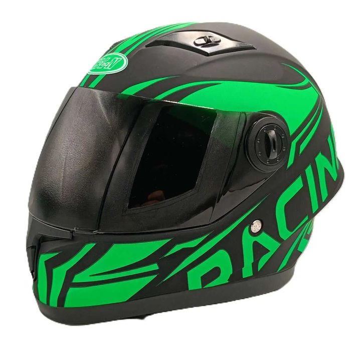 Детска мото каска с тъмен визьор 4035