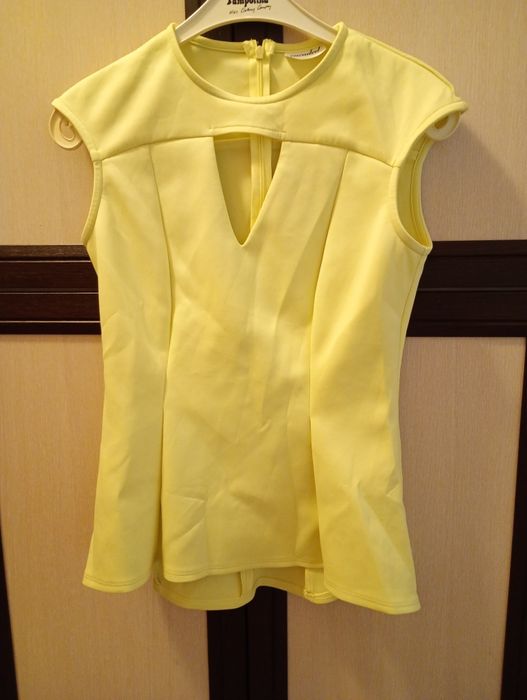 Елегантно бюстие размер 38