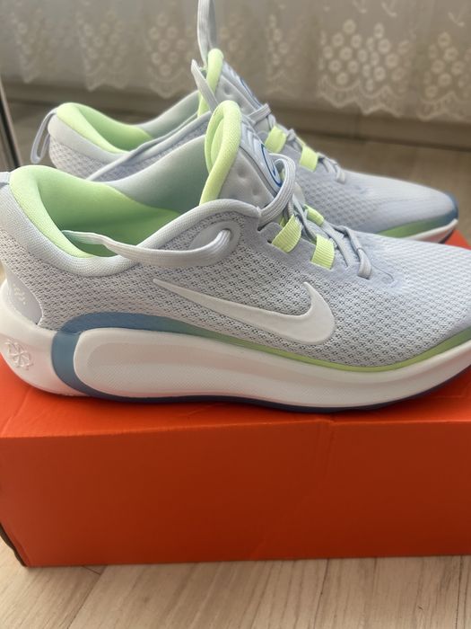 Оригинални маратонки