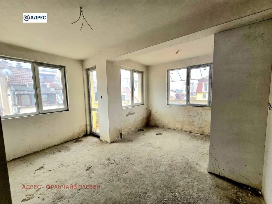 Продава се Тристаен апартамент в Плевен, Идеален център - 110 кв.м за 1500 €/кв.м - Снимка #5