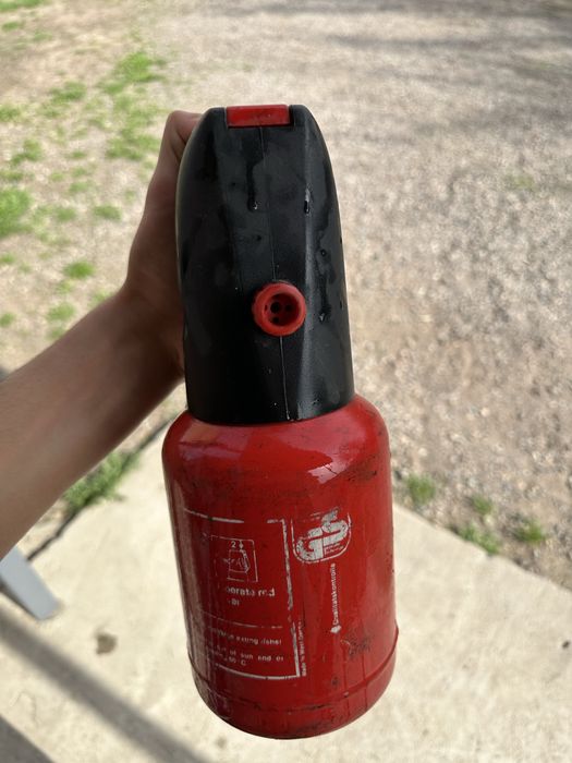 Огнетушитель на BMW оригинал