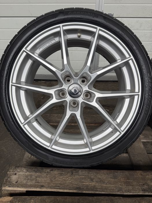 # Jante aluminiu VW Passat Arteon Tiguan Touran Skoda Superb Octavia cu anvelope de vara 235/40 R19