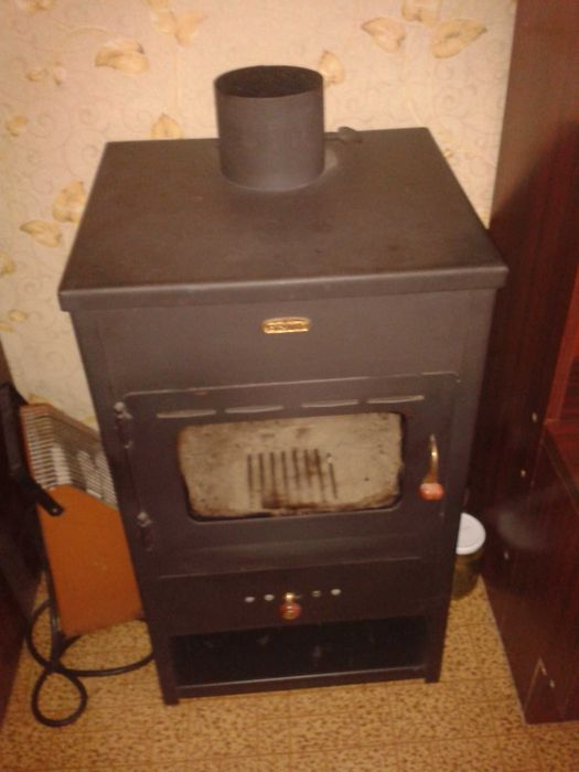 Камина Priti-бурии и лира черни