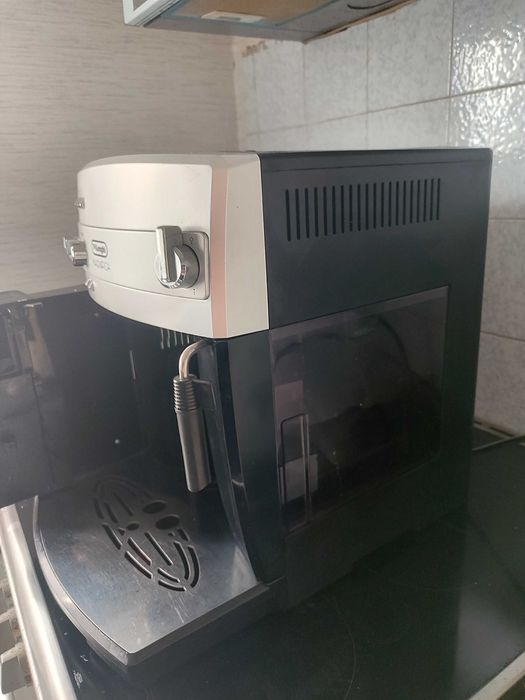 Продавам кафеавтомат Делонги