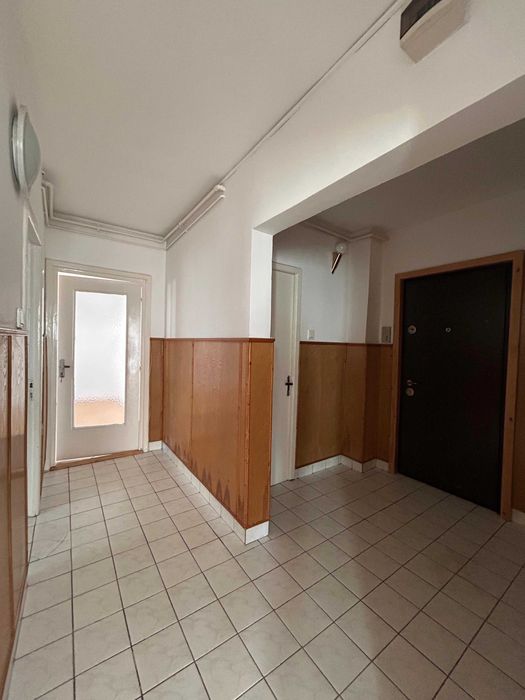 Inchiriez apartament