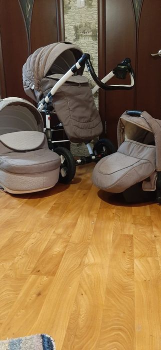 Продам коляску 3в1