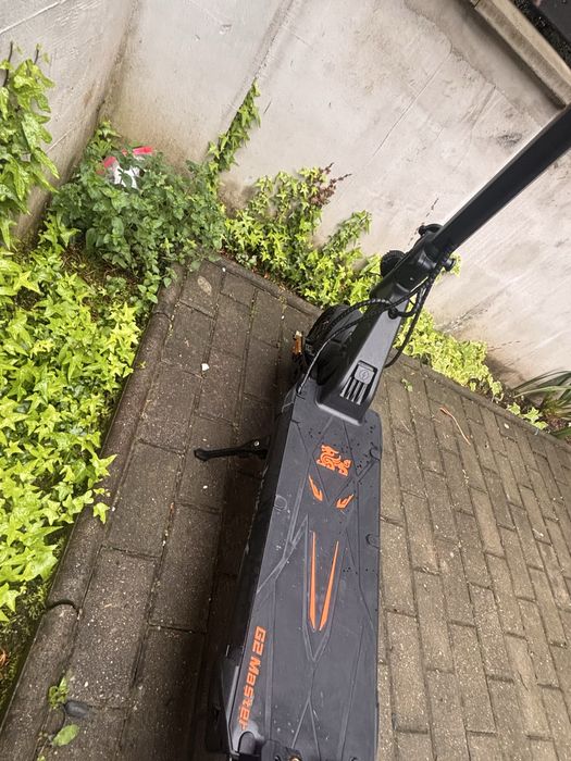 Kukirin g2 master 2025. 2x1000 w cu 368 km viteza maxima 65 km h  cu o autonomie de 70 km
