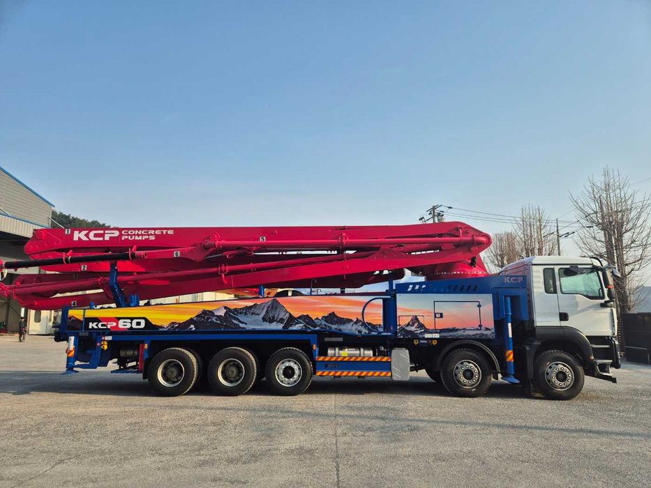 Автобетононасос KCP 60 метров на шасси HOWO SITRAK 10х4