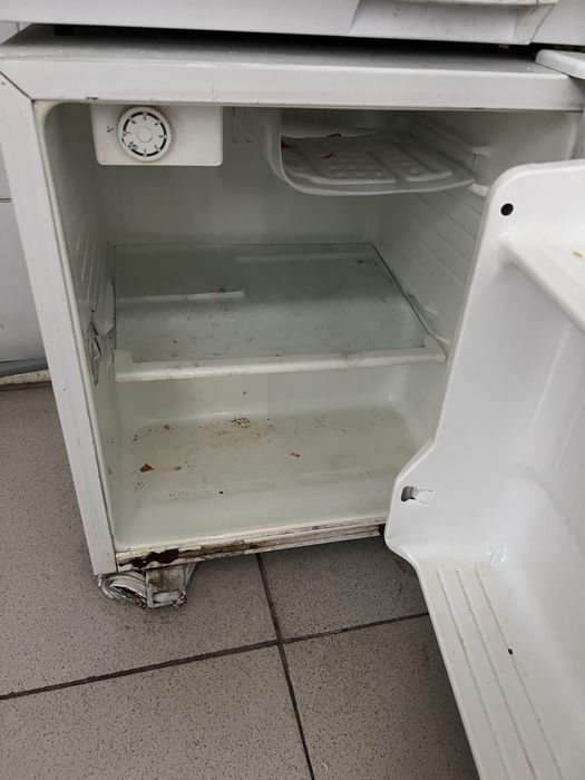 Маленький холодильник