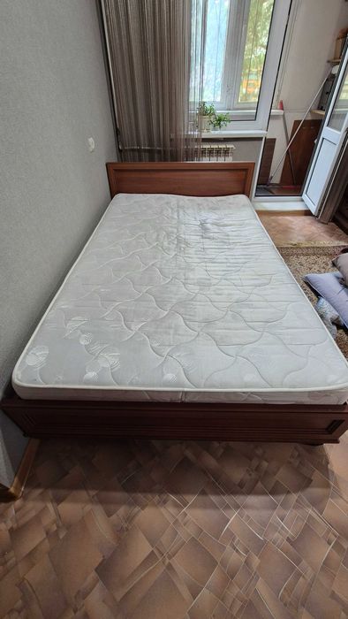 Продам кровать полуторку