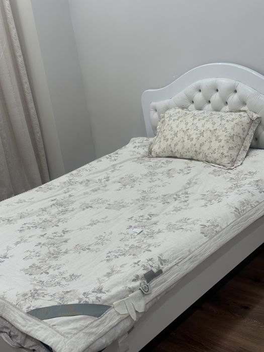 Кровать с матрасом 120*200см
