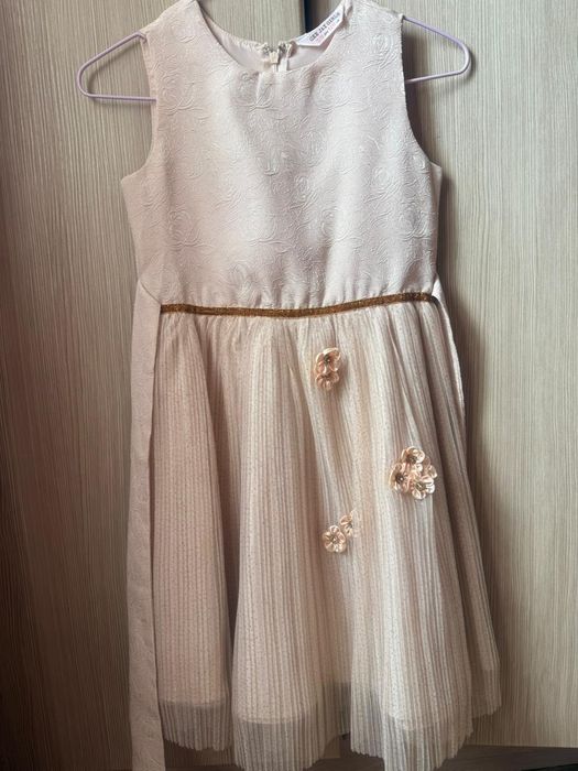 Платье на девочку